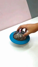 Comedouro interativo em formato de disco voador para pets